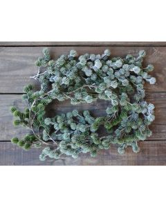 Fleur Cedar Wreath w. snow