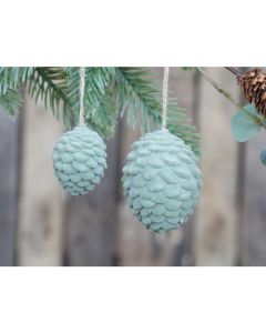 Pinecone in velour for hanging