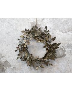 Wreath w. pine cones