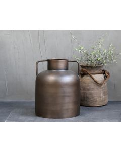 Old Vase w. handles