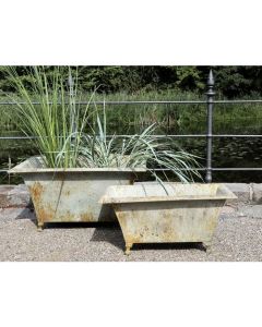 Planter w. feet set of 2