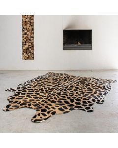 Carpet cow giraffe print 250cm (bos taurus taurus)