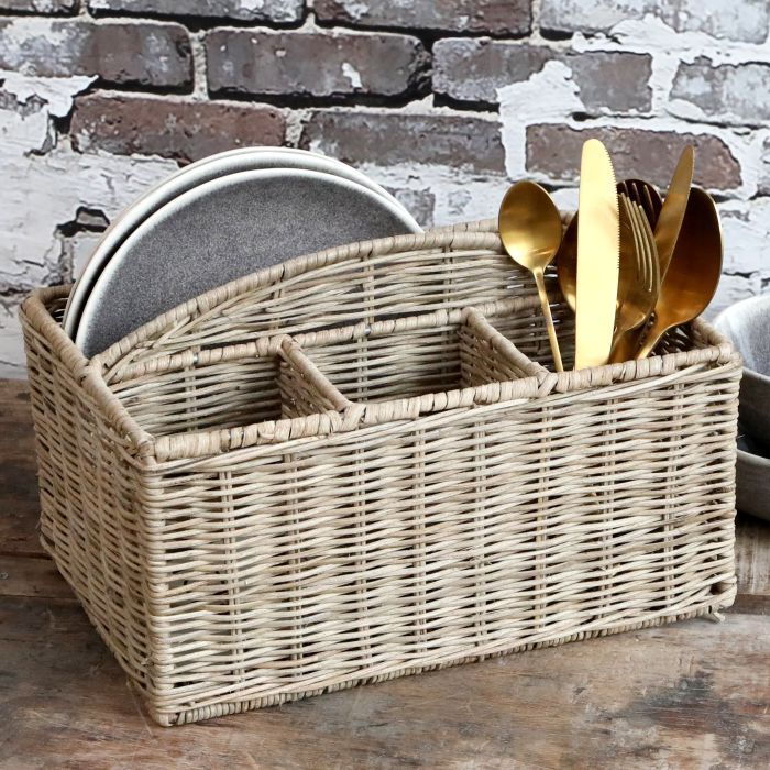 Wicker Basket w. 4 compartments