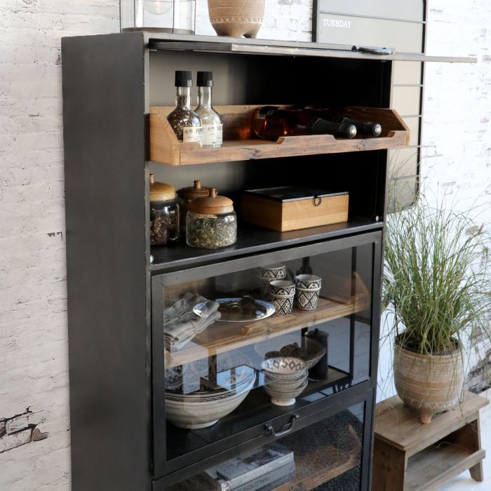 Display Cabinet on wheels w. glass doors & 3 shelves