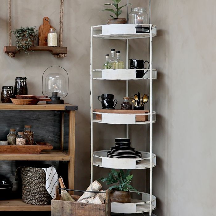 Shelving Unit on wheels w. 5 shelves 