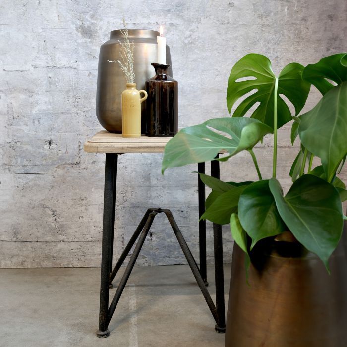 Side Table w. wooden tabletop