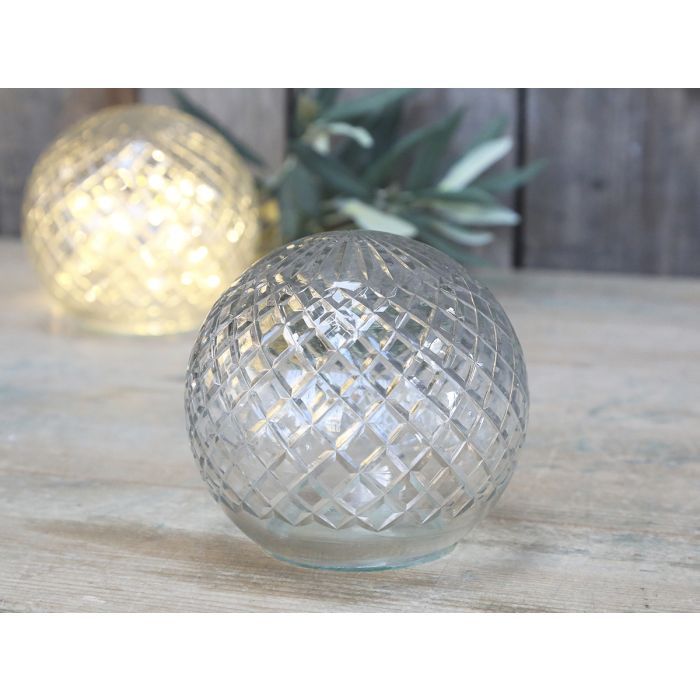 Glass Ball w. diamond cut