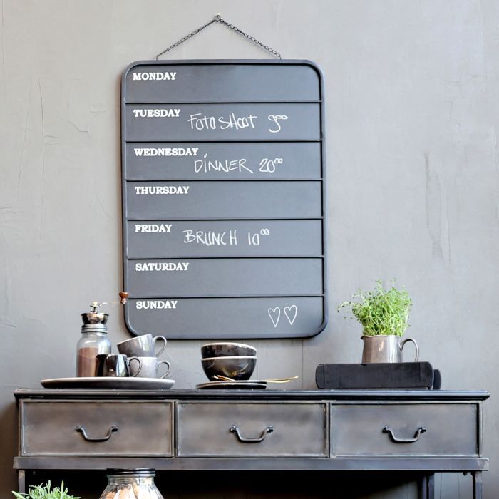 Blackboard for hanging w. weekdays