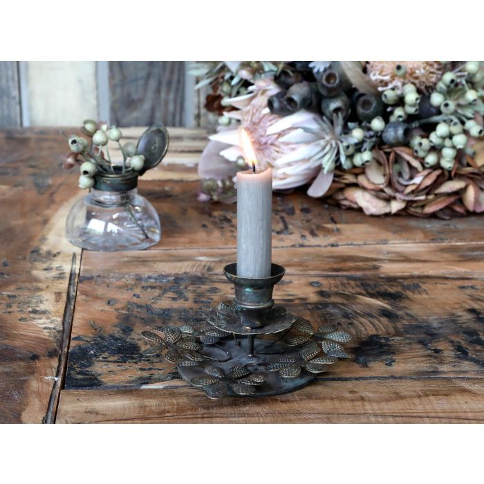 Candlestick w. leaves