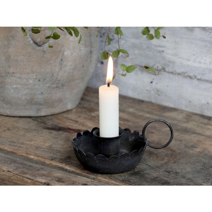 Chamberstick for short dinner candle