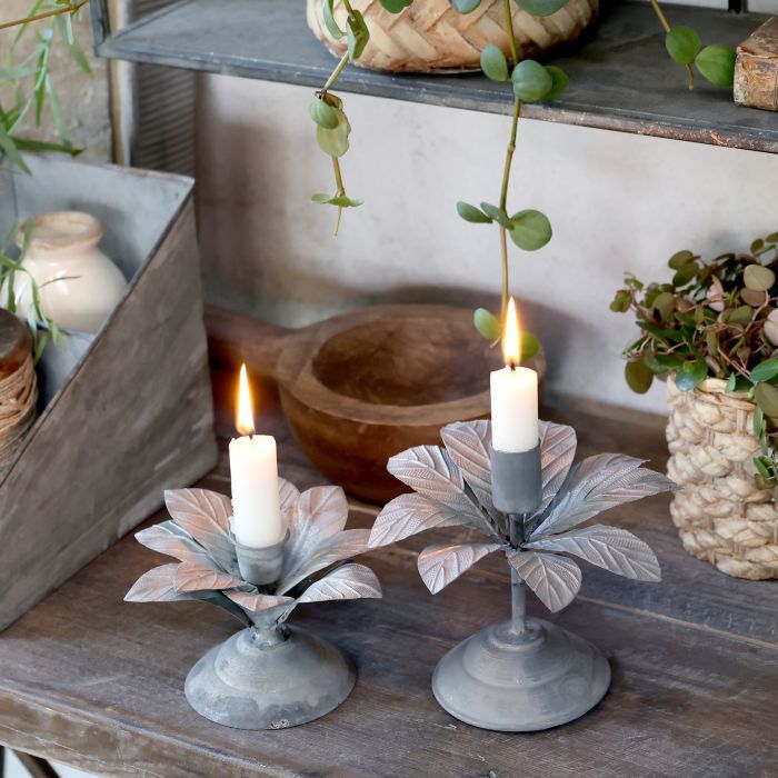 Candlestick w. flowers